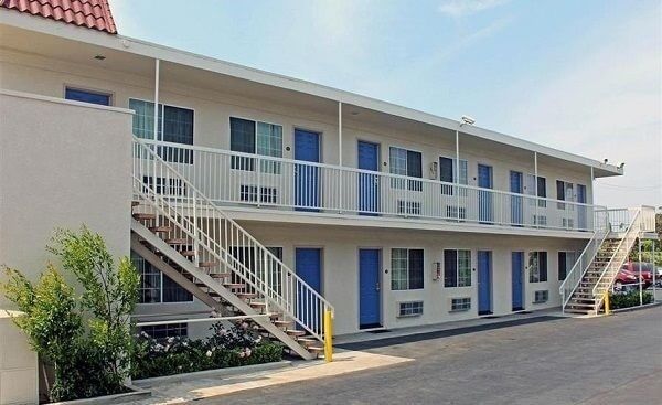 Mẫu nhà trọ 2 tầng thi công bằng nhà thép tiền chế